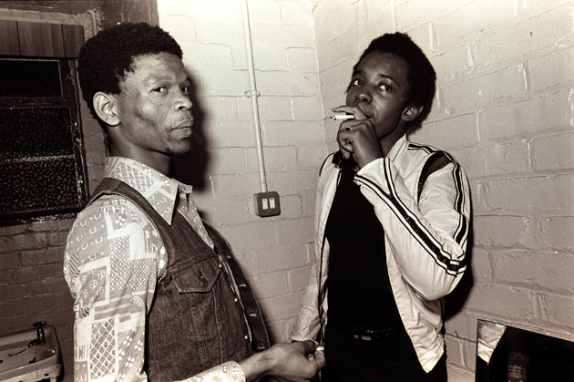 Smoking-backsatge-at-Acklam-Hall_beckman