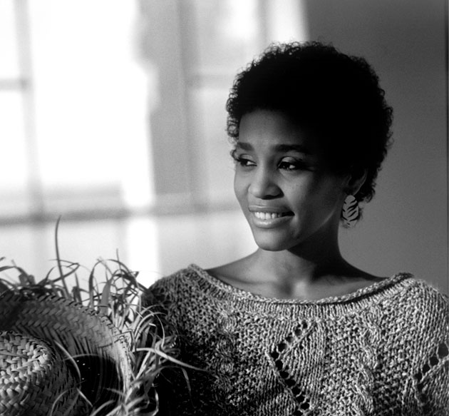 Whitney-Houston_beckman